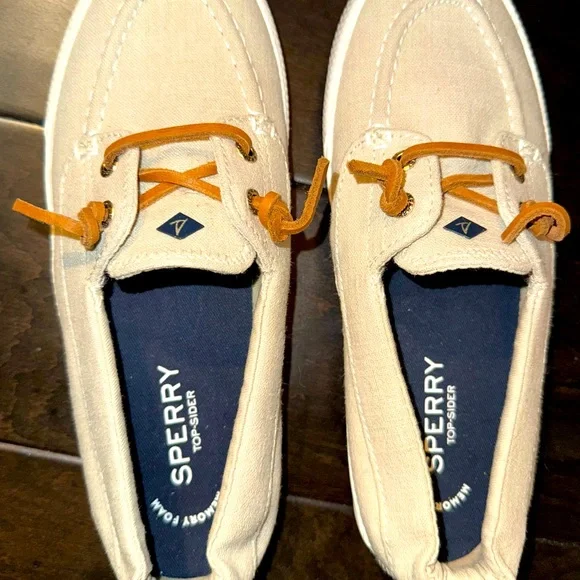 Sperry Lounge Away Top Slider. Never been worn. - Picture 2 of 5